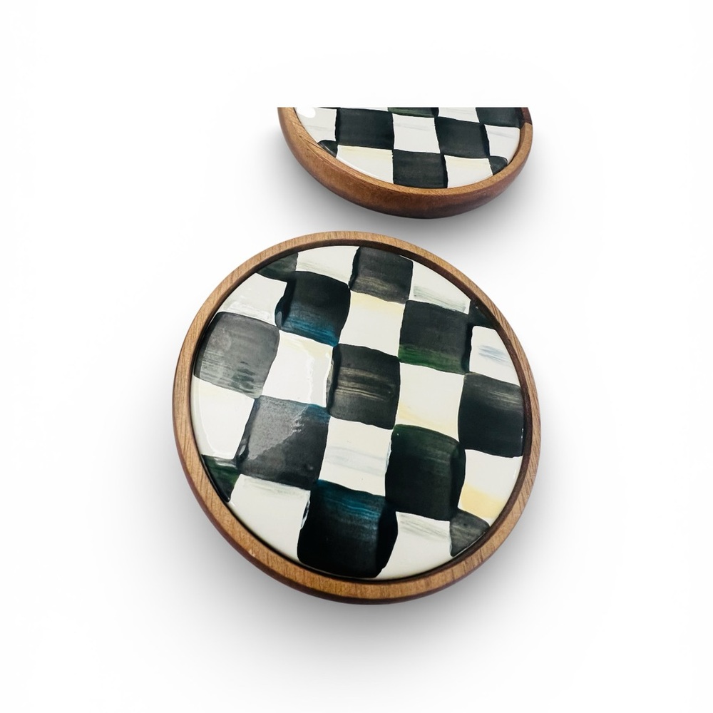 MacKenzie Childs Set of 4 Courtly Check Enamel Coasters On Wood Base - Picture 3 of 6
